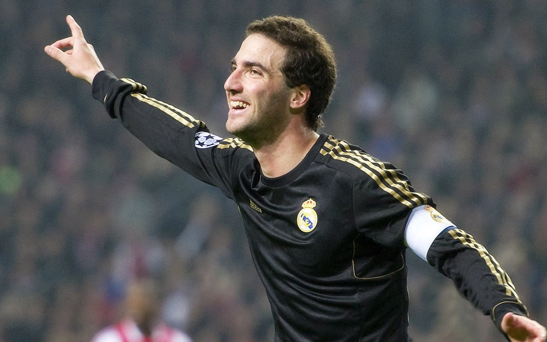 泰国队力克印度队，桃田贤斗高光表现闪耀赛场